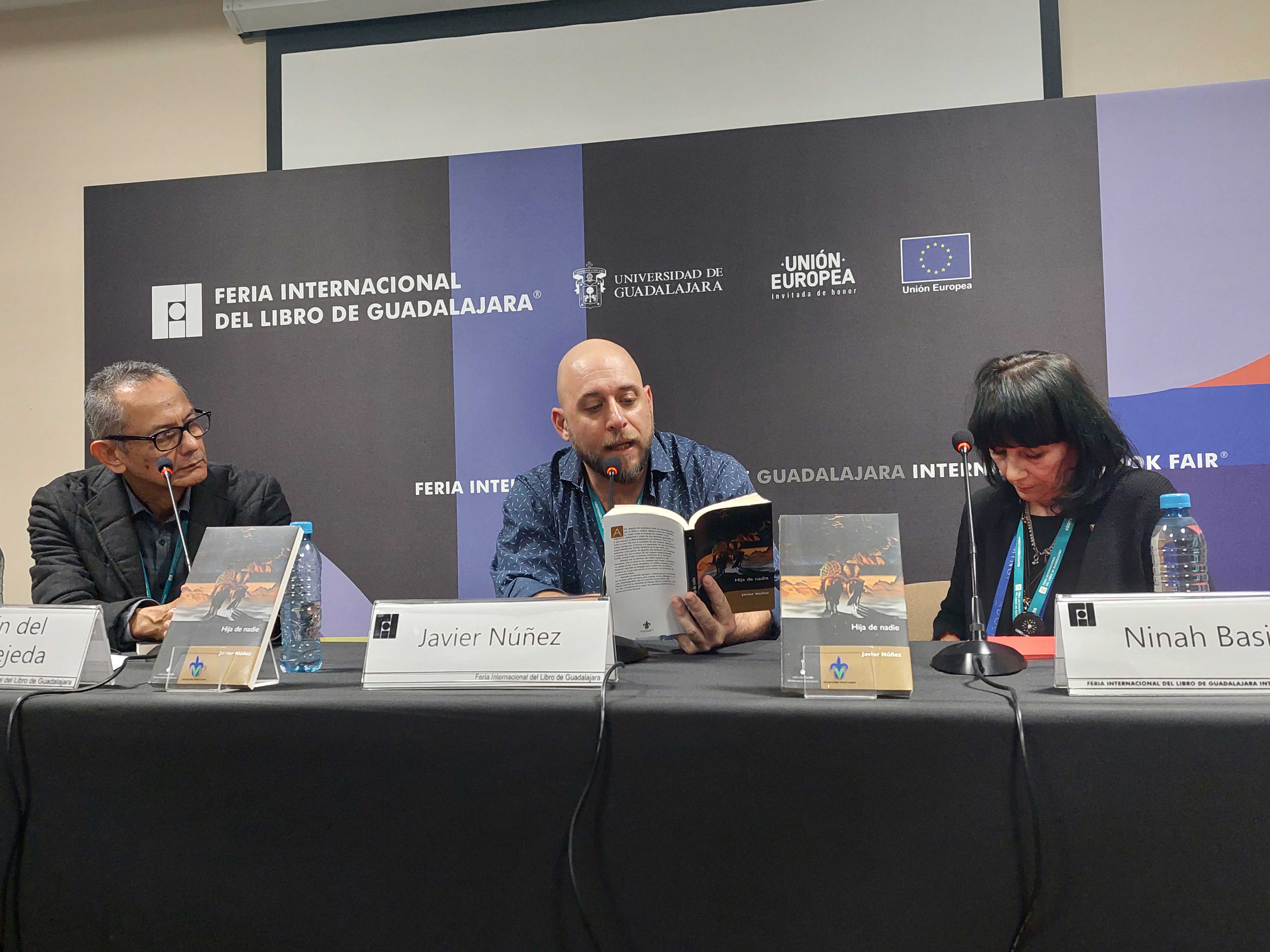 El escritor argentino Javier Núñez presentó su novela en Xalapa, Veracruz y Guadalajara